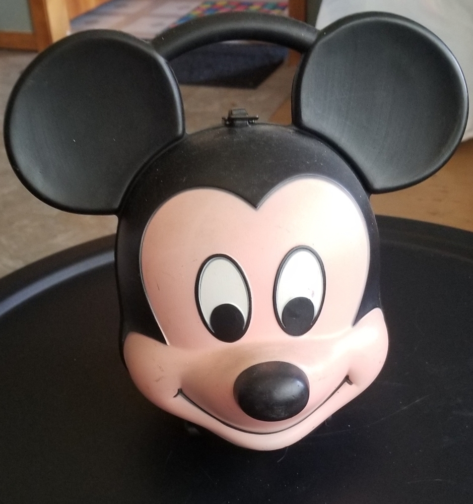 Mickey Mouse lunchbox, missing thermos